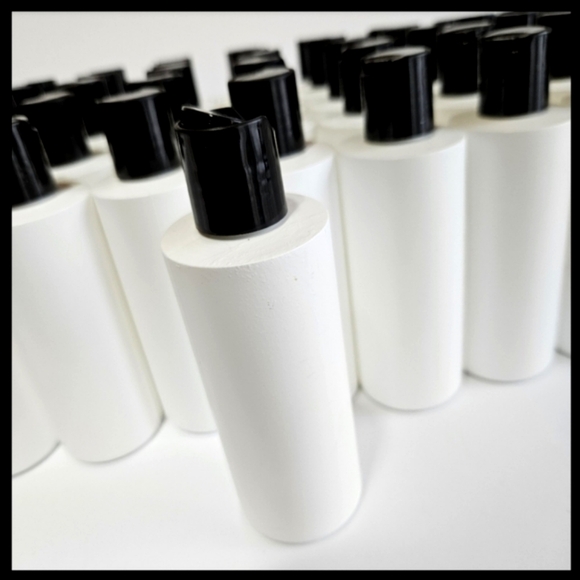 *100 White Plastic 4oz Cylinder Bottles with Black Flip Top Lids, NEW! - Picture 1 of 5